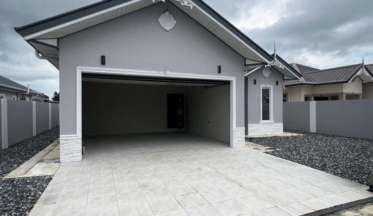 WhatsApp Image 2025-09-15 at 5.16.33 PM