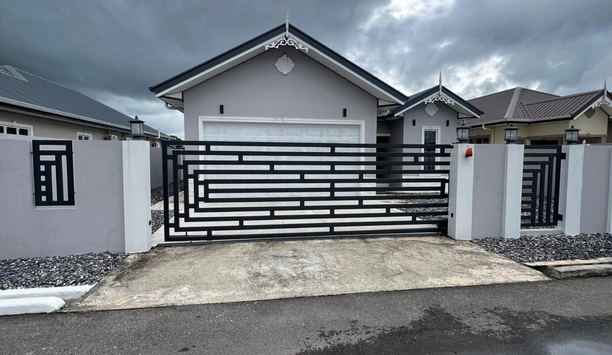 WhatsApp Image 2025-09-15 at 5.16.36 PM (1)