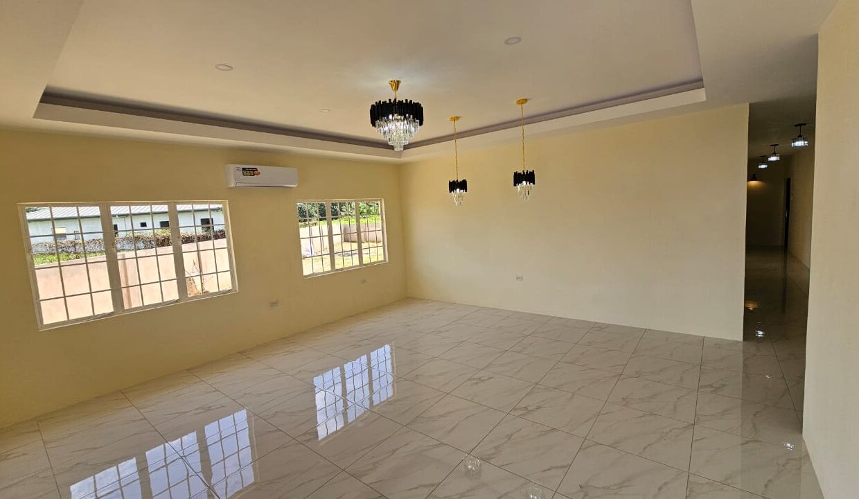 WhatsApp Image 2025-10-19 at 5.29.32 PM (1)