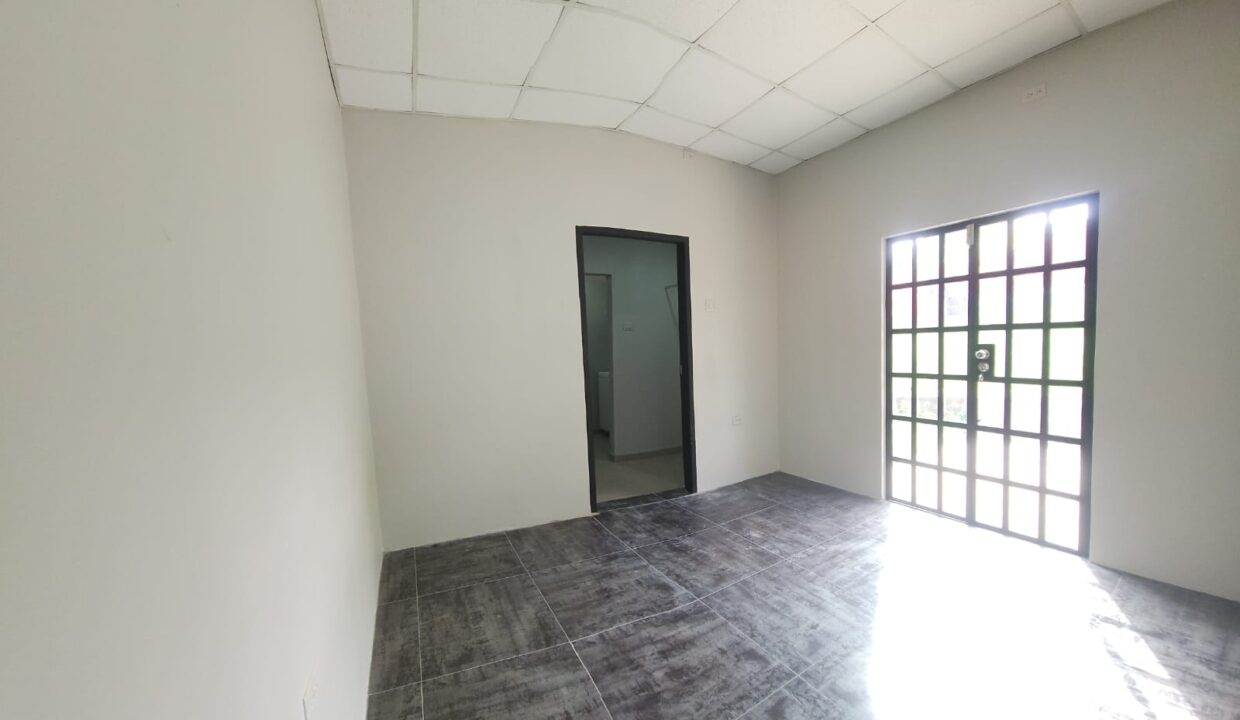 WhatsApp Image 2025-10-24 at 5.33.39 AM (1)