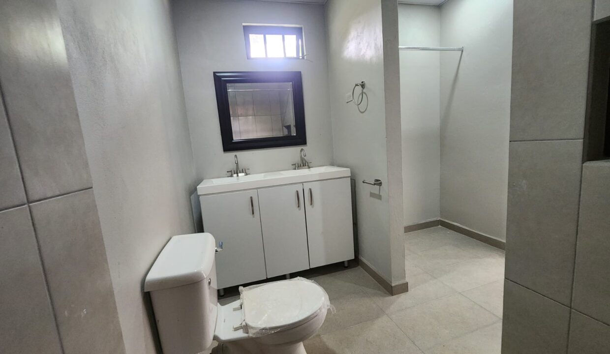 WhatsApp Image 2025-10-24 at 5.33.40 AM (1)